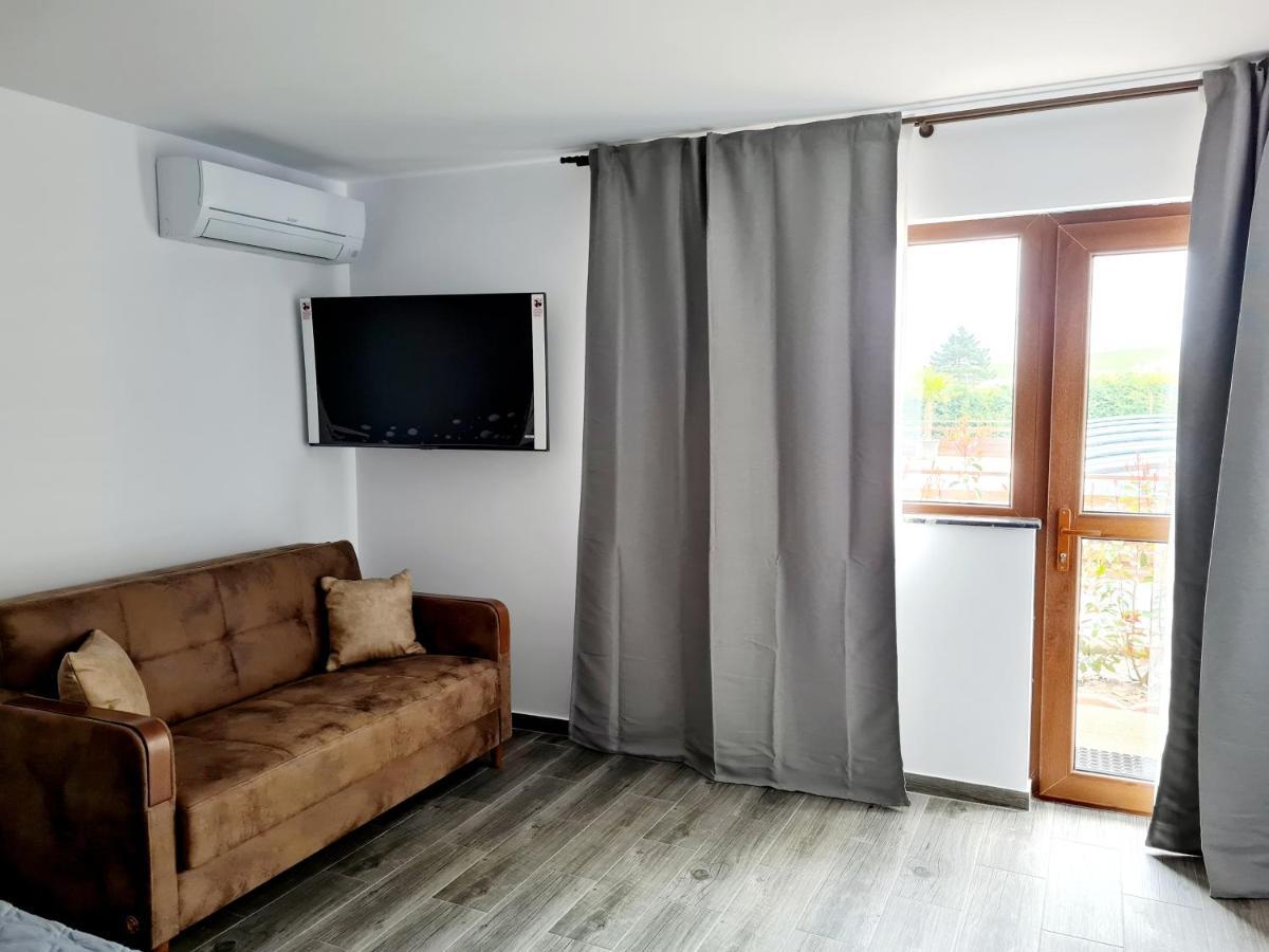 Отель Elival House Nufaru Экстерьер фото